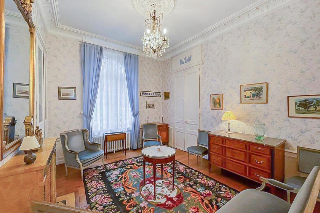 Photo of Others in Quintin