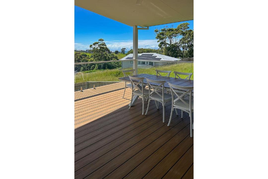 Photo of Others in Red Head