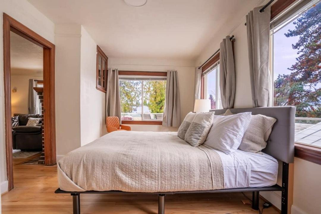 Photo of Others in Burien