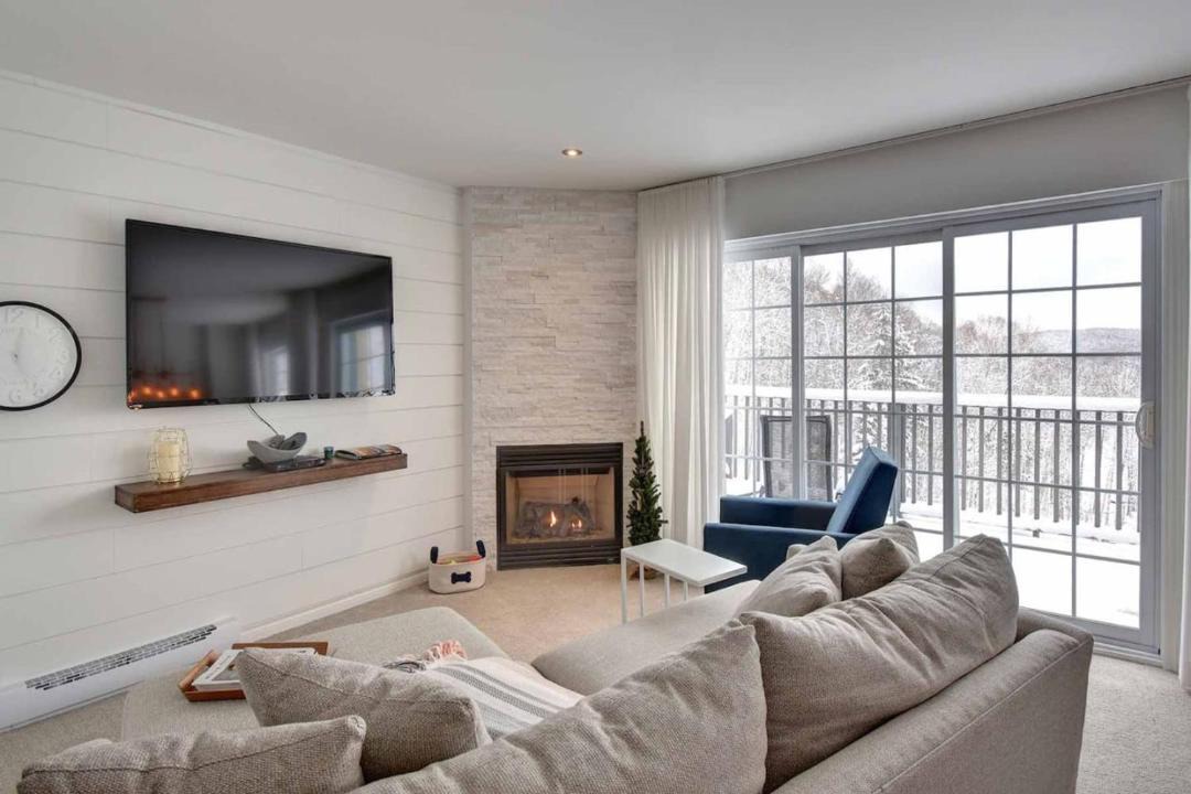 Photo of Livingroom in Saint-Faustin-Lac-Carre