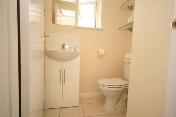 Photo of Bathroom in Ivinghoe