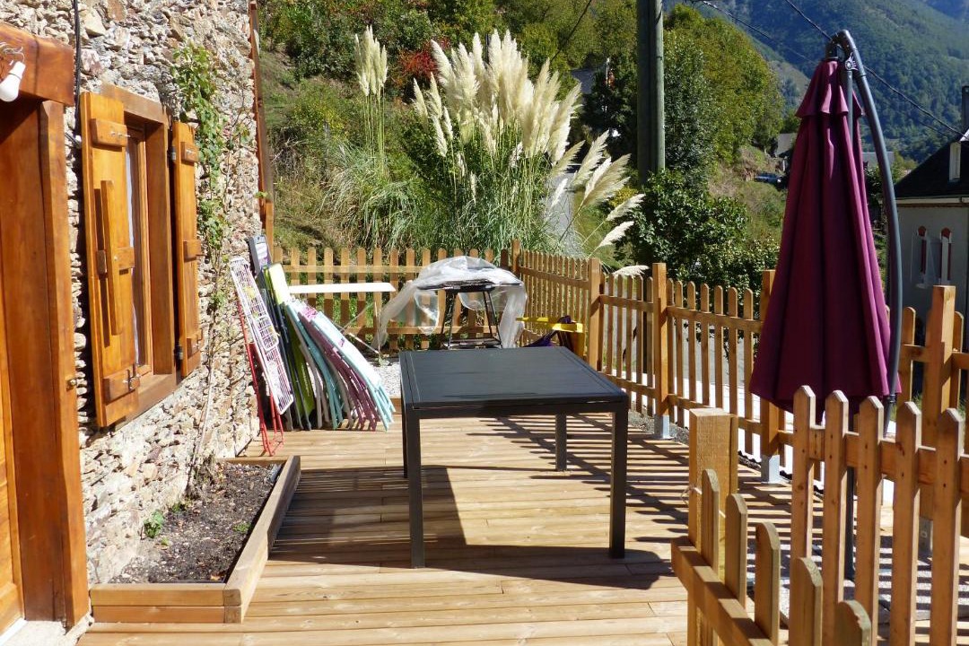 Photo of Others in Melles