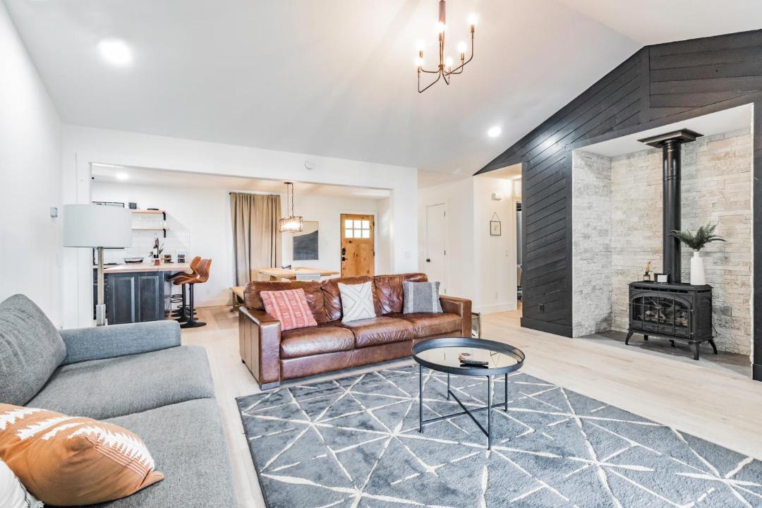 Photo of Livingroom in Lost Bridge Village