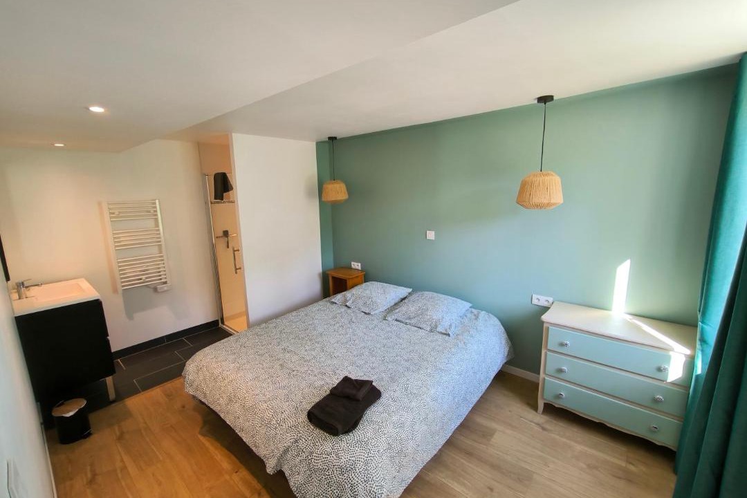 Photo of Others in Robertot