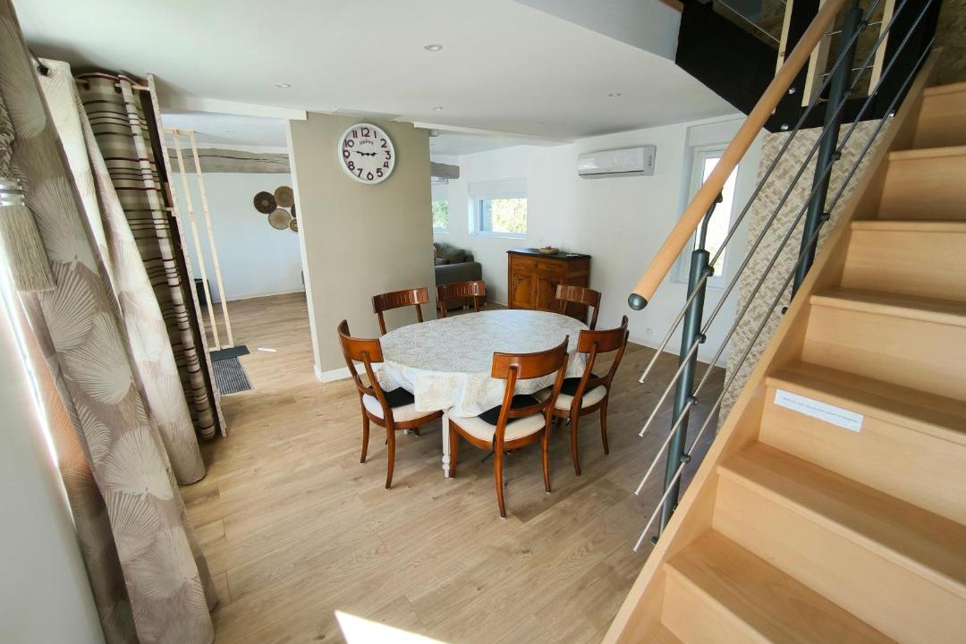 Photo of Others in Robertot