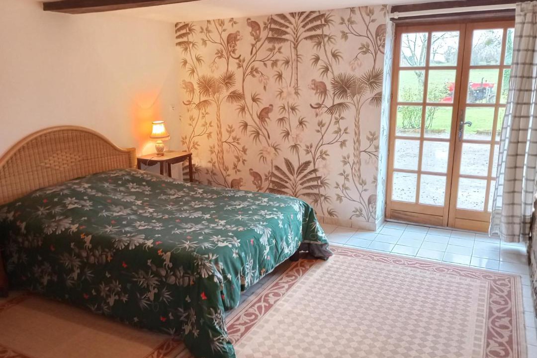 Photo of Others in Le Cercueil