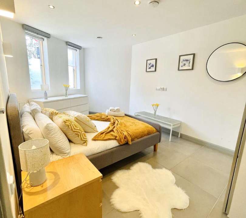 Photo of Others in Nine Elms