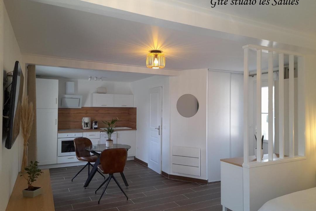 Photo of Others in Rue