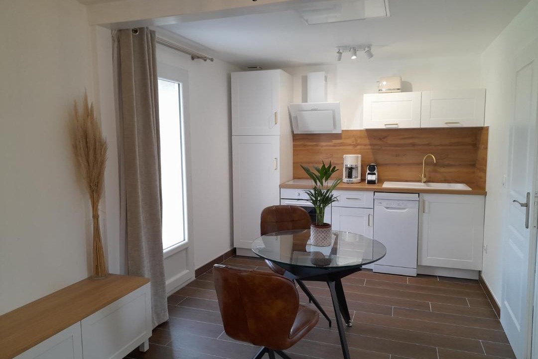 Photo of Others in Rue