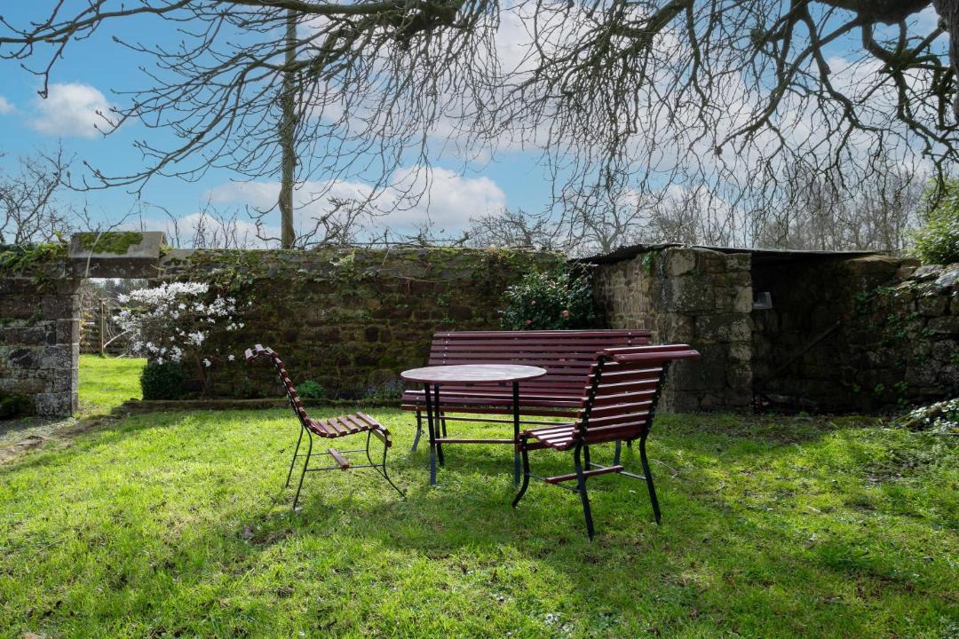 Photo of Others in Prat