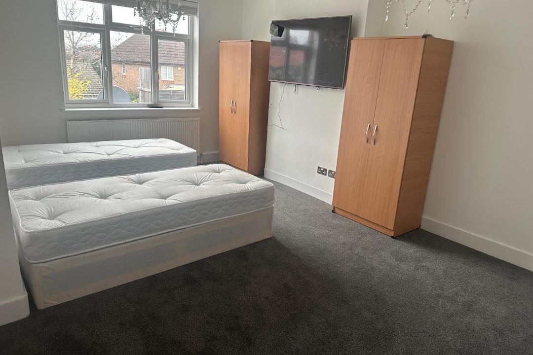 Photo of Others in Graveney