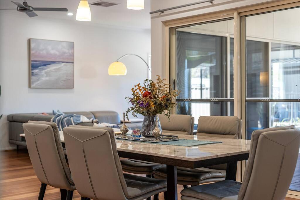 Photo of Others in Largs North