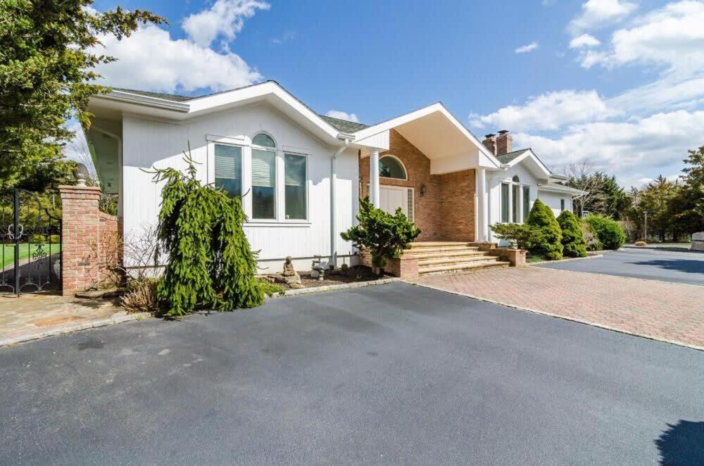 Photo of Others in Westhampton