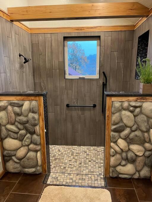 Photo of Others in Shady Cove