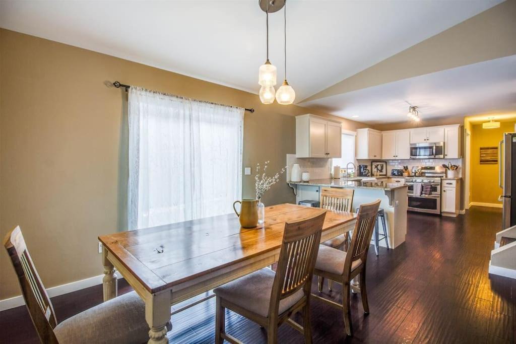 Photo of Others in Larkspur