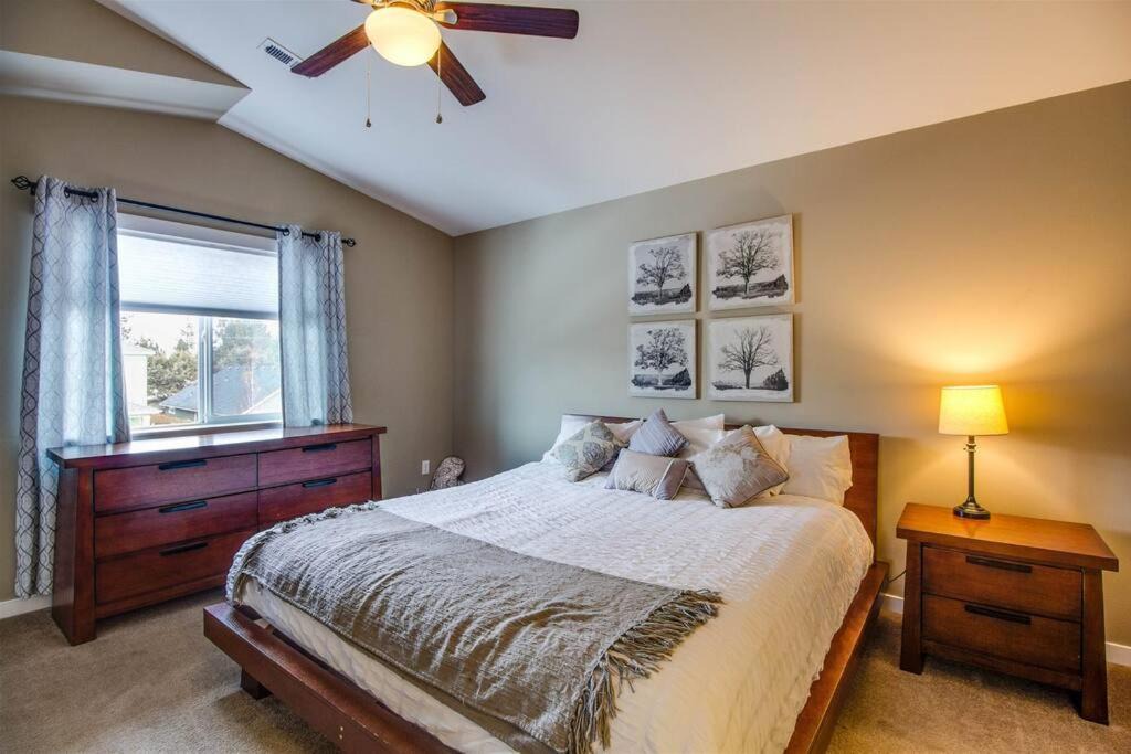 Photo of Bedroom in Larkspur