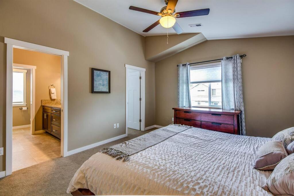 Photo of Bedroom in Larkspur