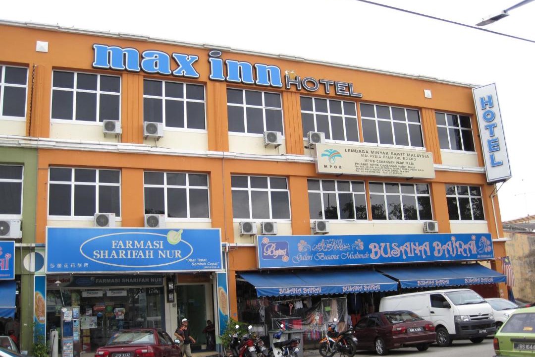 Photo of Buildings in Parit Raja