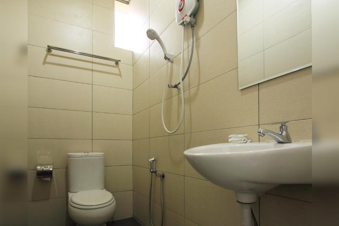 Photo of Bathroom in Parit Raja