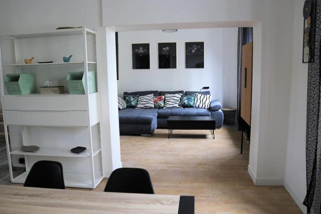 Photo of Others in Valence