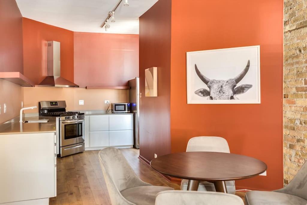 Photo of Others in River North