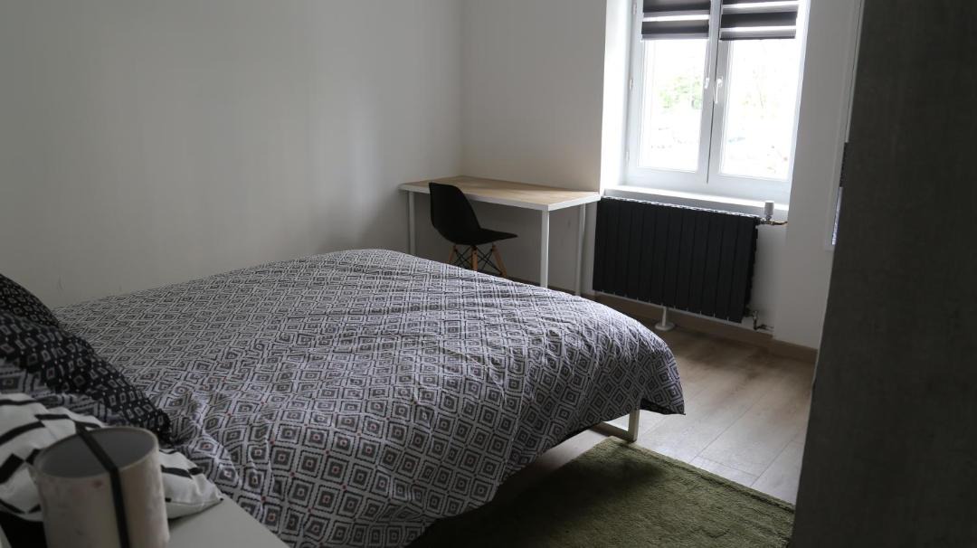 Photo of Others in Valence