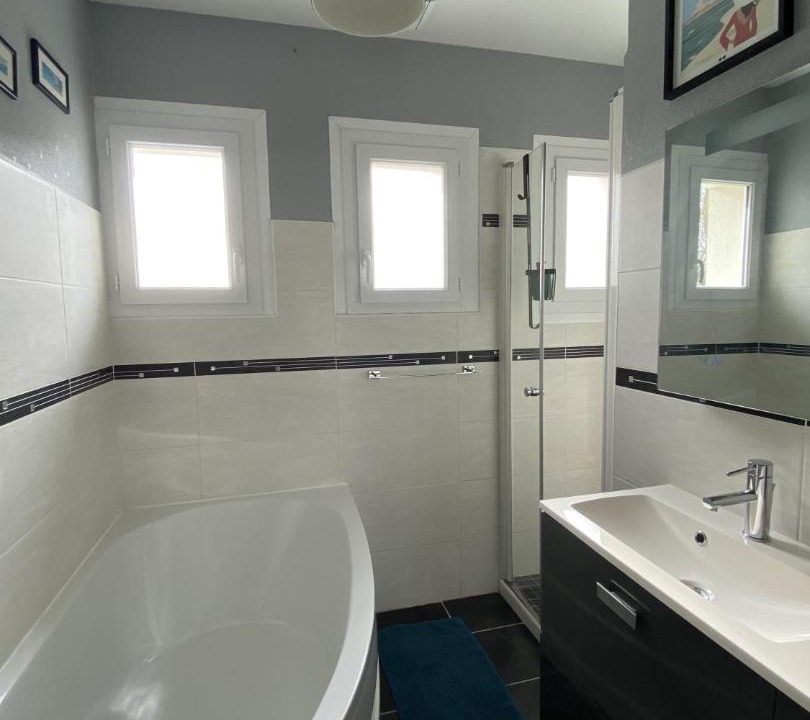 Photo of Others in Lion-sur-Mer