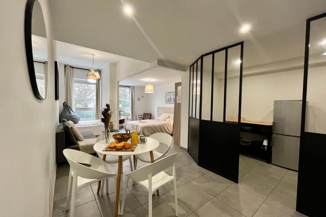 Photo of Others in Moliere - Edgard Quinet