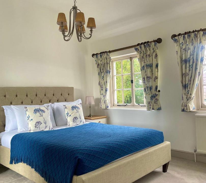 Photo of Others in Uxbridge