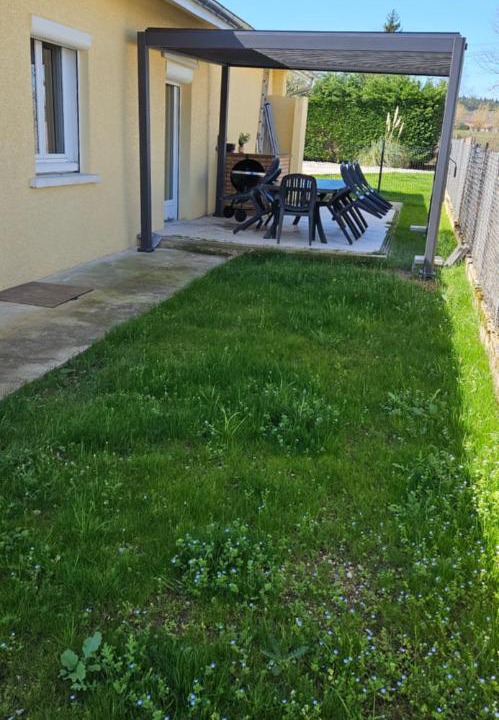 Photo of Buildings in Priay