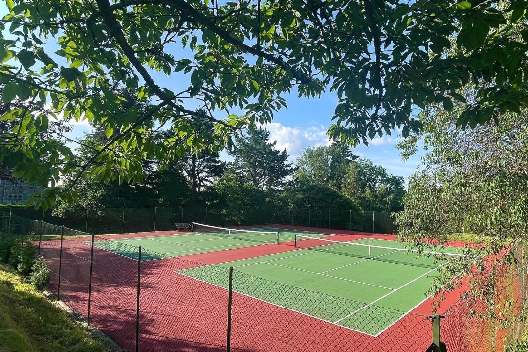 Photo of Others in Wych Cross