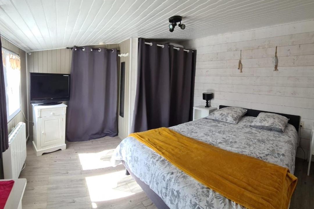 Photo of Bedroom in Saint-Vincent-sur-Jard