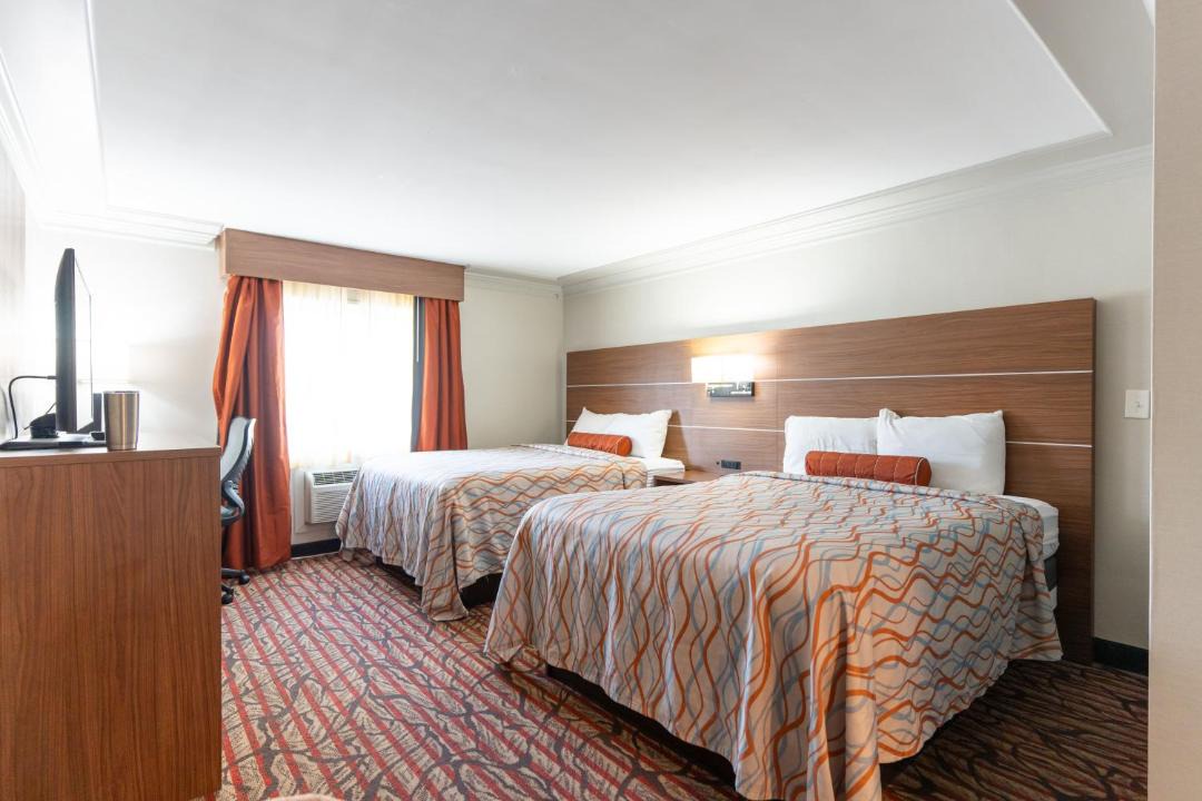 Photo of Bedroom in Downtown Niagara Falls