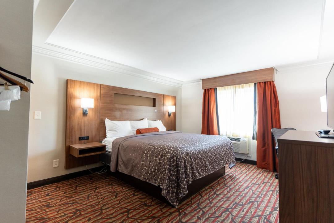 Photo of Bedroom in Downtown Niagara Falls