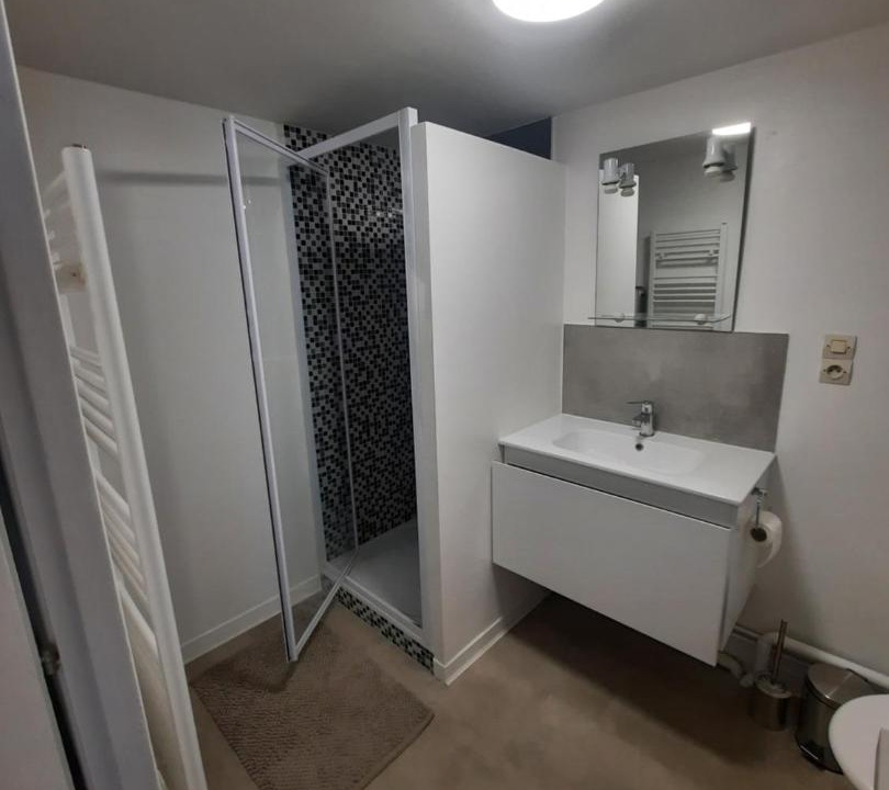 Photo of Others in Liguge