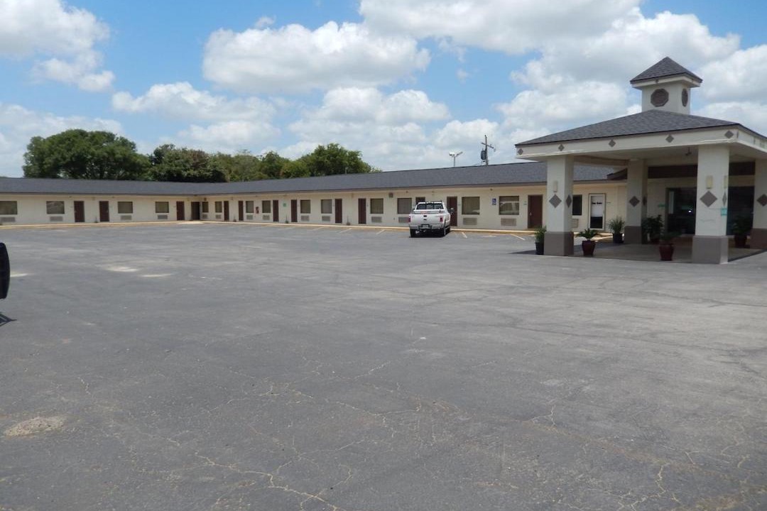 Photo of Buildings in Pearsall