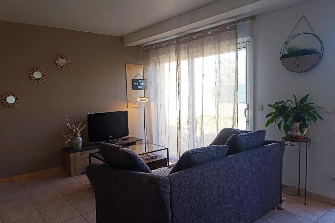 Photo of Others in Crest