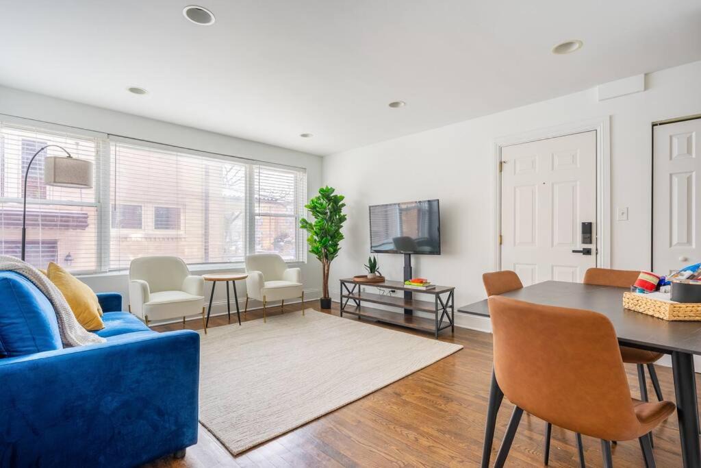 Photo of Others in Rogers Park