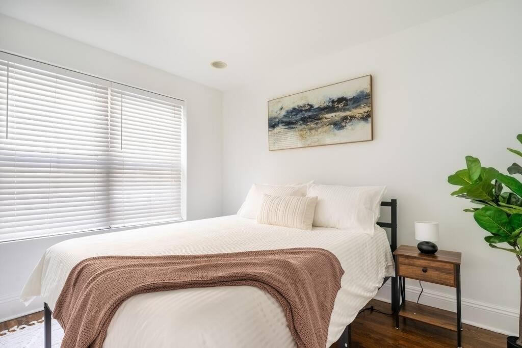 Photo of Others in Rogers Park