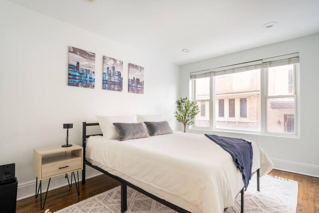 Photo of Others in Rogers Park