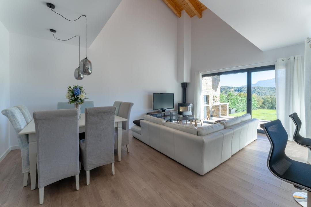 Photo of Others in Aravell