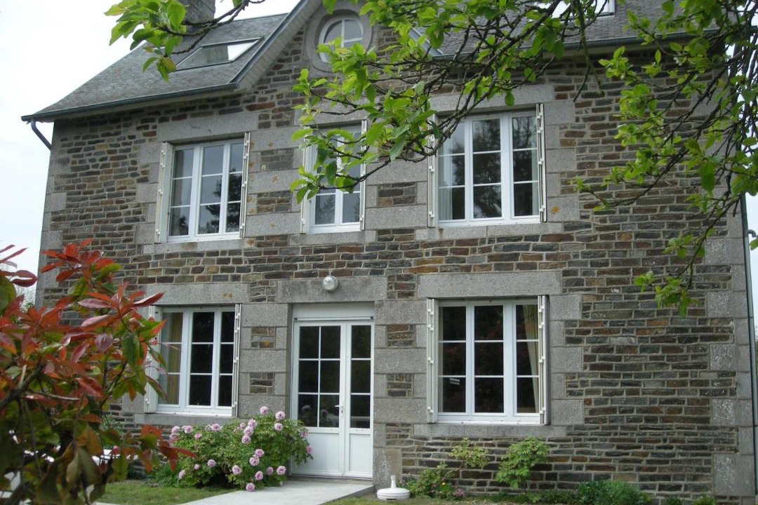 Photo of Buildings in Vains