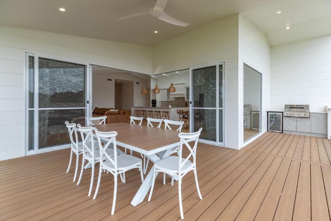 Photo of Others in Red Head