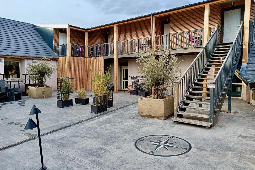 Photo of Others in Nebouzat