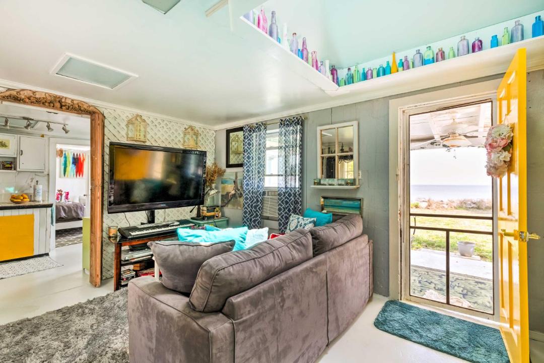 Photo of Others in White Stone