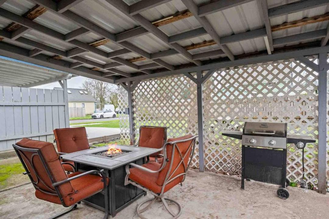 Photo of Others in Newberg