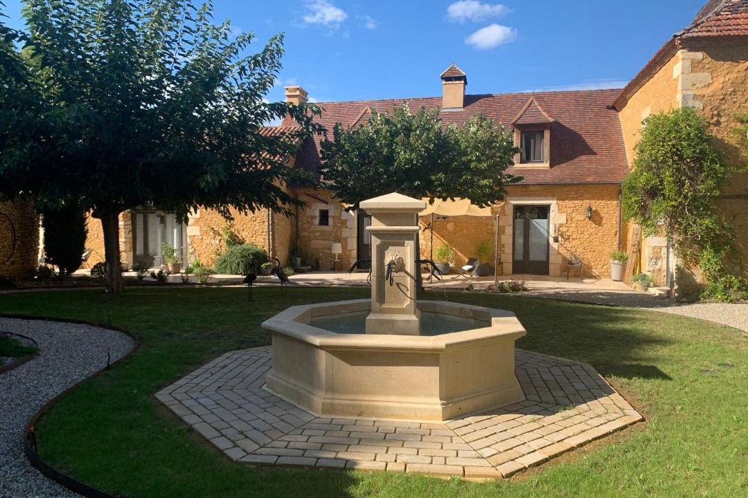 Photo of Others in Sainte-Alvere-Saint-Laurent-les-Batons