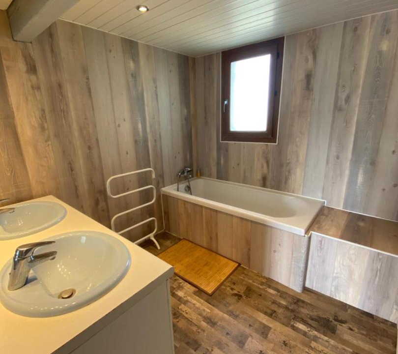 Photo of Bathroom in Teyran