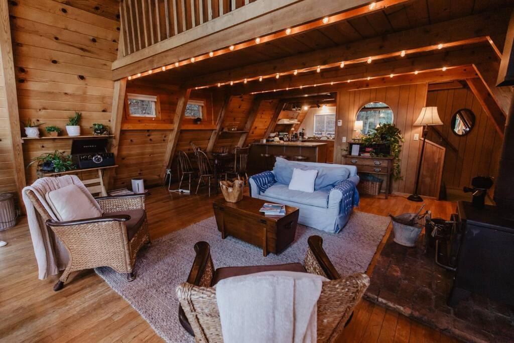 Photo of Livingroom in Lakehead