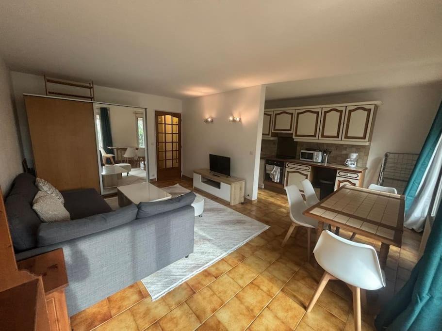 Photo of Others in Guyancourt